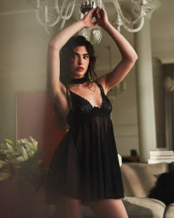 Babydoll, choker i stringi